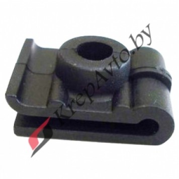 Mitsubishi MR215512, MB481588 монтажная пластина пластиковая